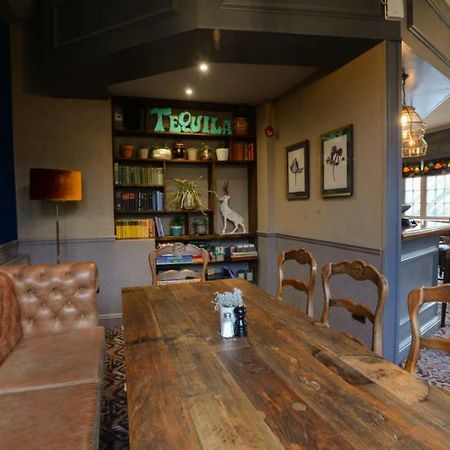 Kings Arms Hotel Brentford Bagian luar foto
