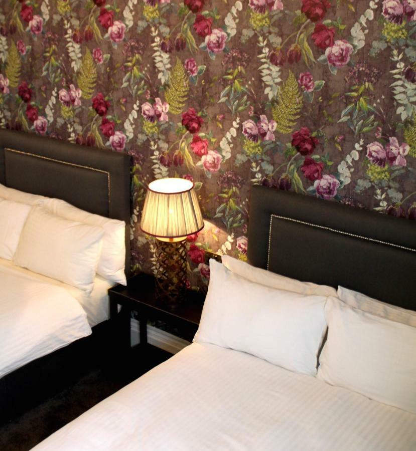 Kings Arms Hotel Brentford Bagian luar foto