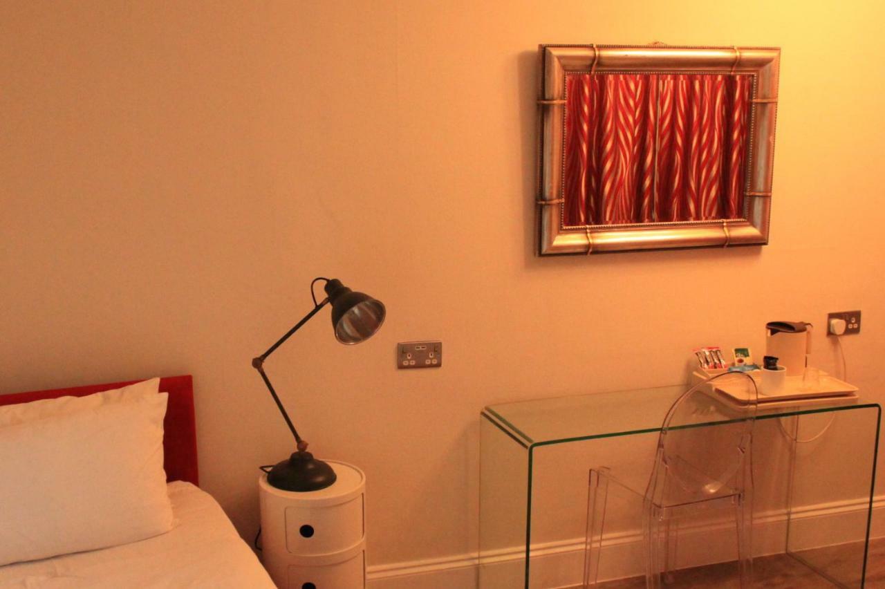 Kings Arms Hotel Brentford Bagian luar foto