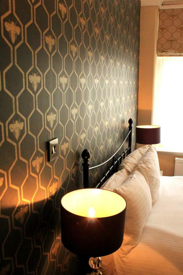 Kings Arms Hotel Brentford Bagian luar foto