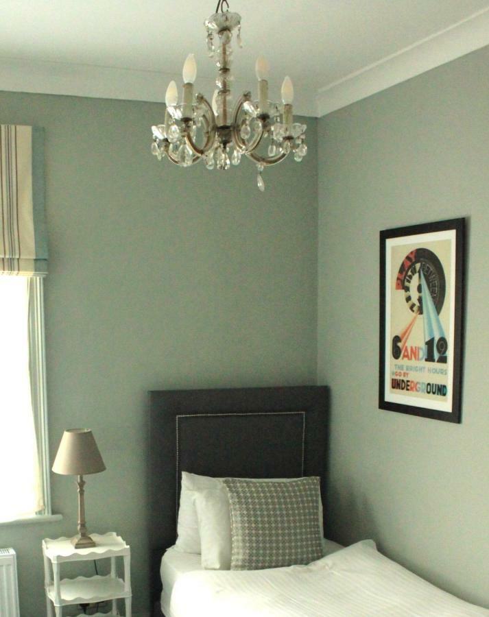 Kings Arms Hotel Brentford Bagian luar foto